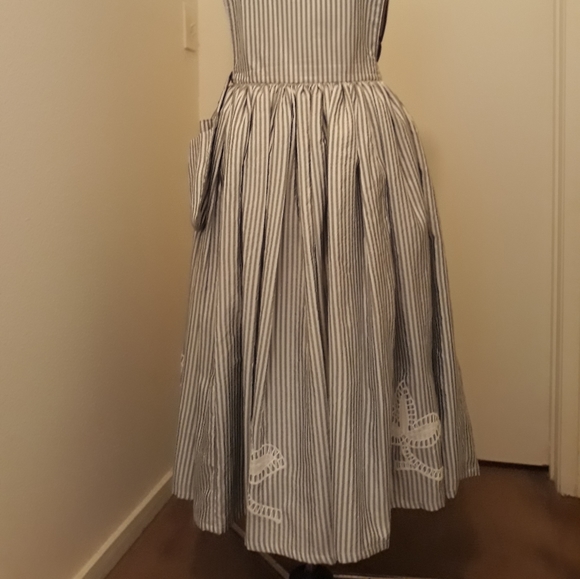 50's Skirt with Straps - Picture 5 of 5